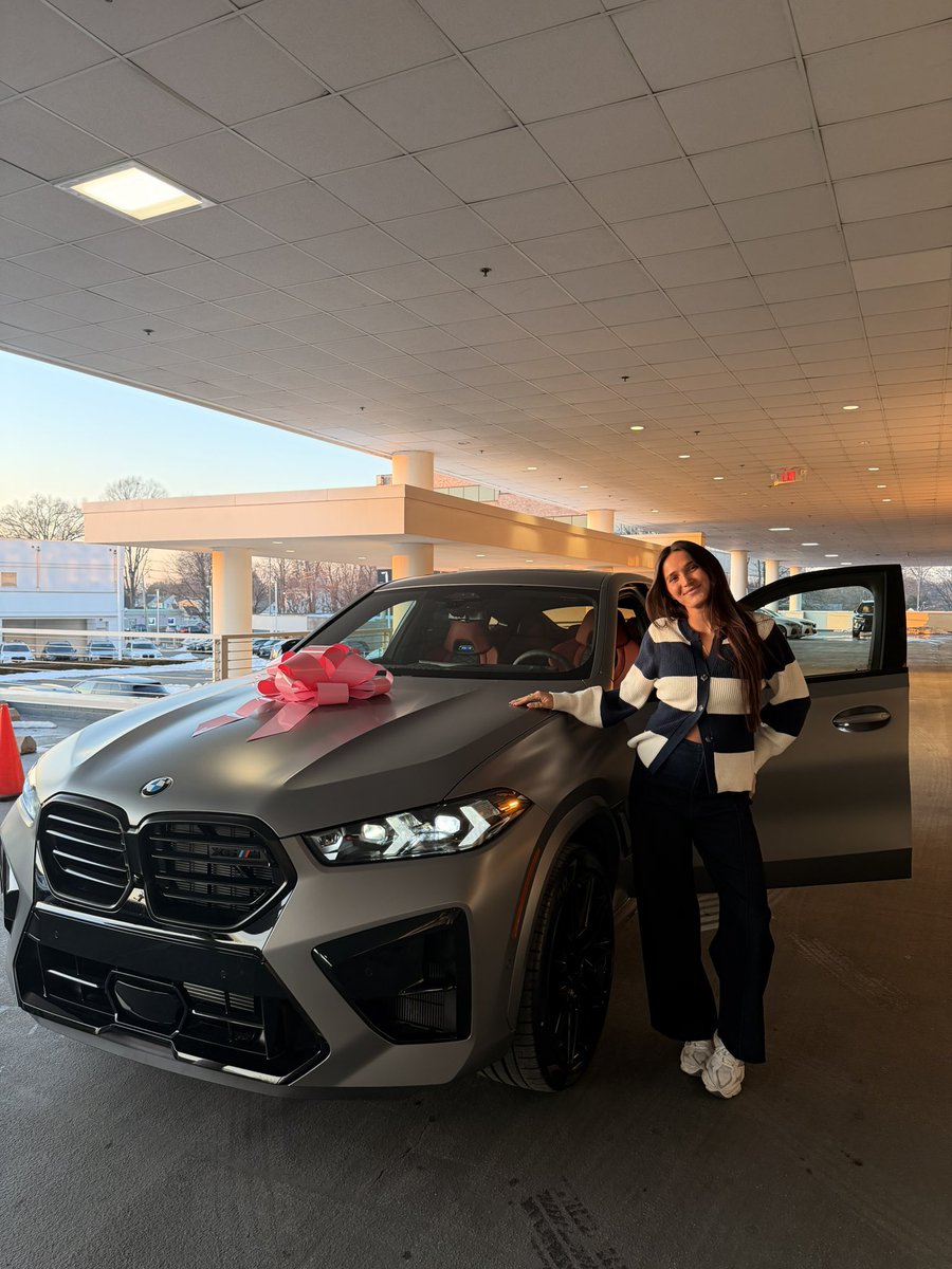 We met 9 years ago.

I was a broke college kid just trying to make it out, like most.

Today I bought my wife her dream mom car.

2026 X6M Competition.

Trading changed everything.