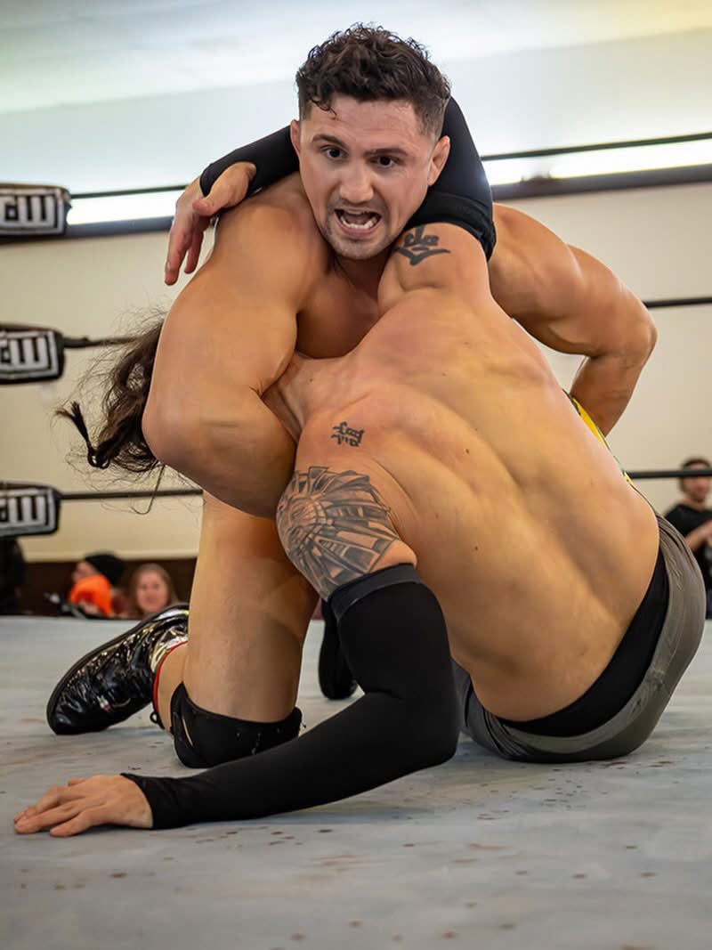 RealRayJaz's tweet photo. Punch the half through your week with these #JazTips
🤌 Win the Hour.
Don’t think about Friday. Dominate your objective minute by minute.
🤌 Average Is the Enemy.
If you’re going to do something, over do it. Mediocre kills greatness. https://t.co/SbYeVXihc6