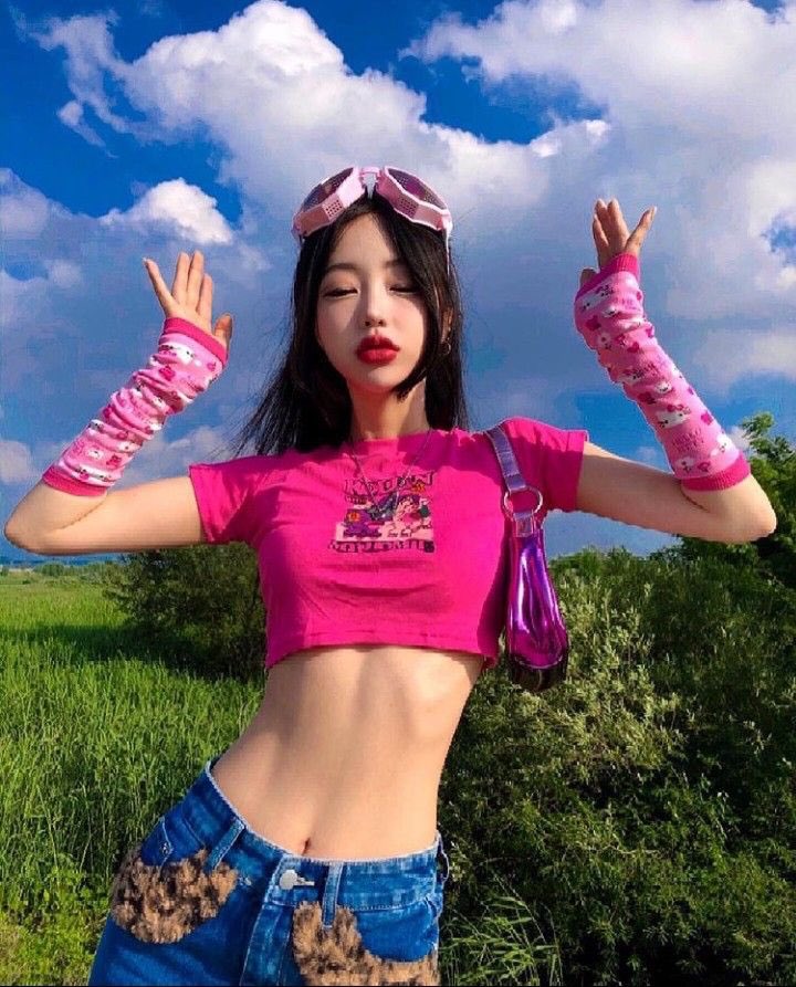 hello_heso's tweet photo. 彩度高めのファッション https://t.co/nNRBkSpLFS