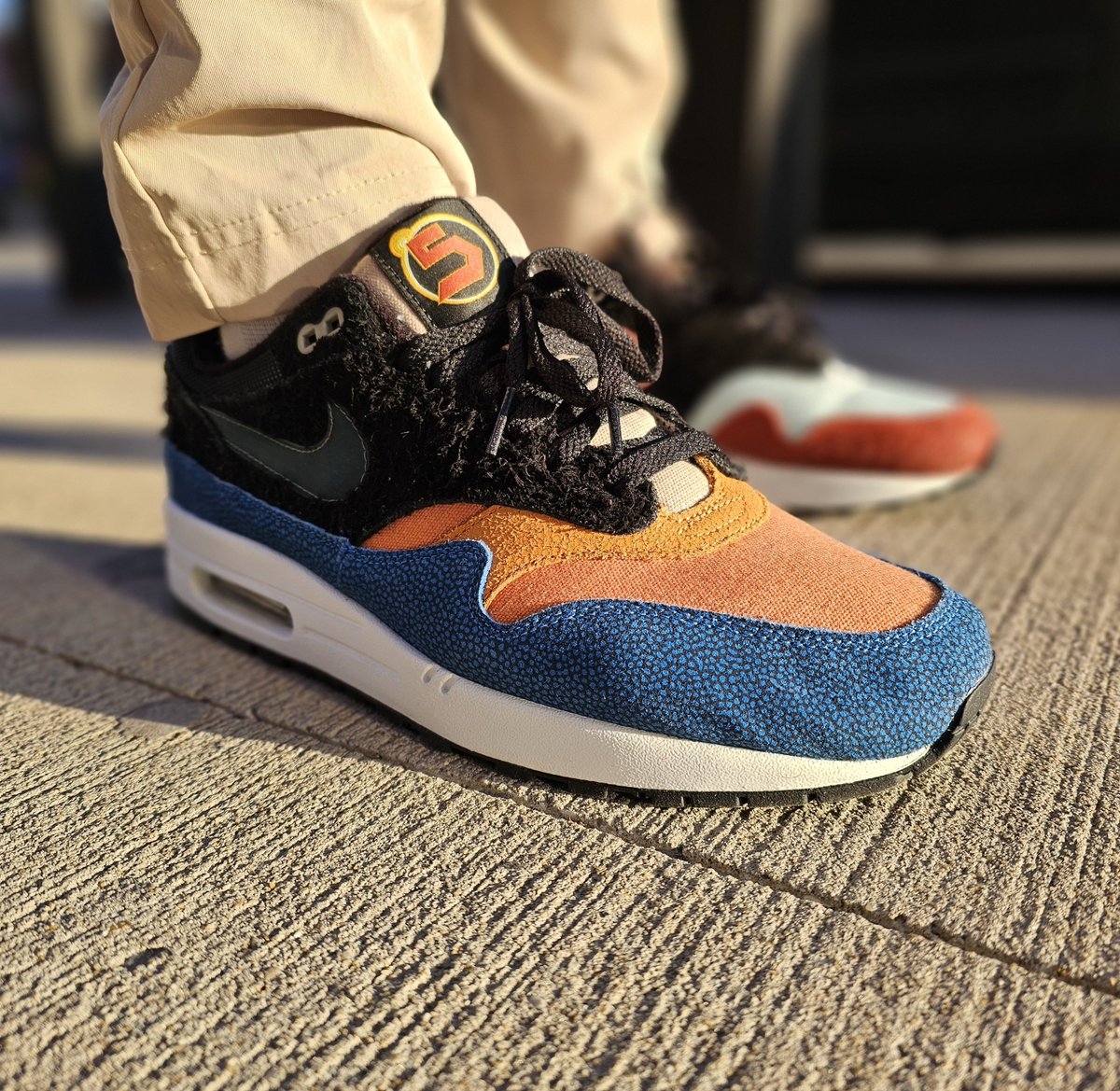nike air max 1 swipa on feet