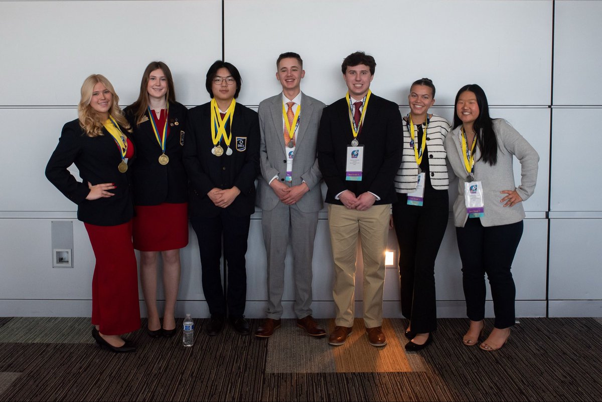 KempsAcademy's tweet photo. 62 Kempsville DECA students competed at VA SLC with professionalism and grit! Multiple Top 10 finishes + ICDC qualifiers. So proud of their leadership and hard work! 💙 #DECA #VirginiaDECA https://t.co/2Xp0PolmEG