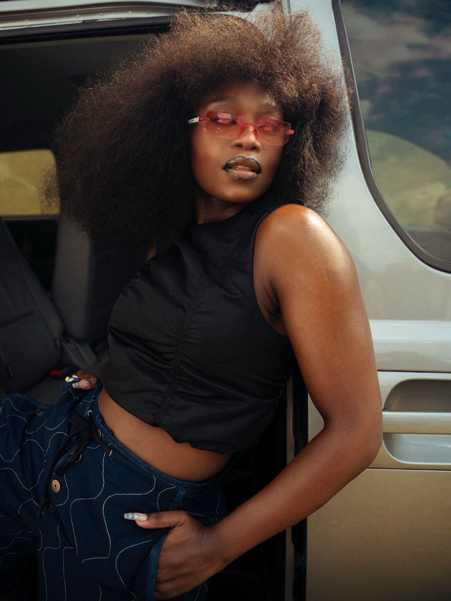 Zoe_Modiga's tweet photo. Pre-gig 👁️👅👁️ | extension: into entshantshatsha 👽

👗: @gstarraw_za  @gstarraw #gstarraw
📸: @Sibusiso_Boodah https://t.co/PNRo0BJcQb