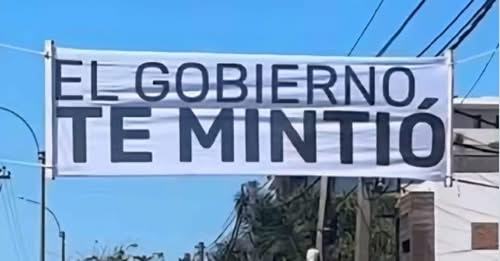 DanielOliverL's tweet photo. A muchos no les gusta estos carteles y menos las publicaciones en las redes. No den RT. https://t.co/R0V90kc8Yh