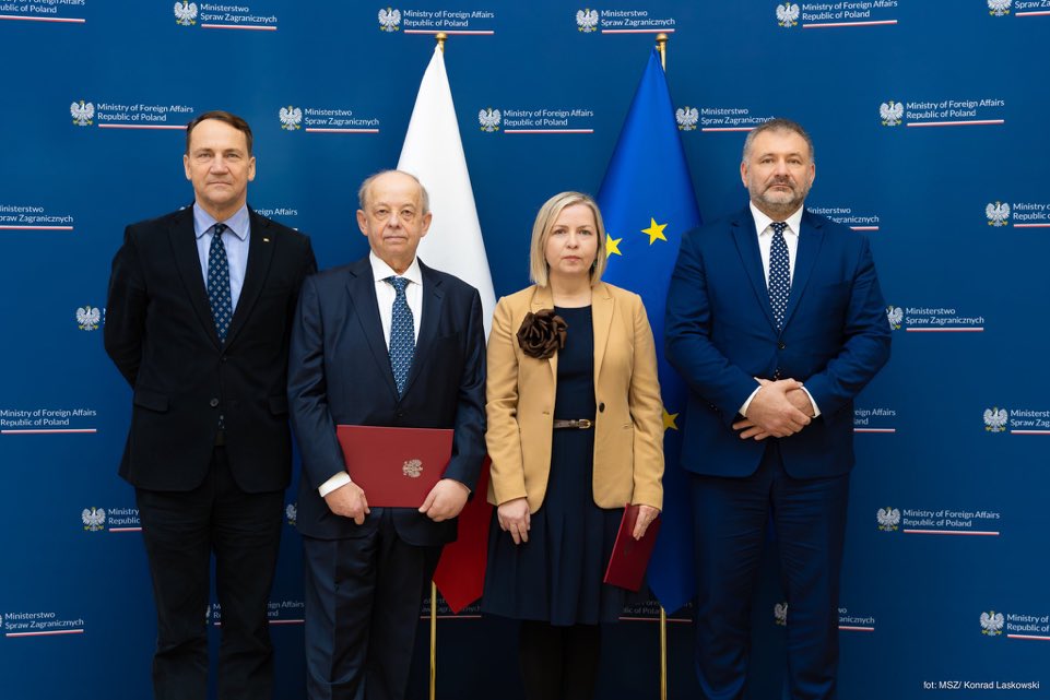 Komisja Wenecka?

Chyba radziecka🤮