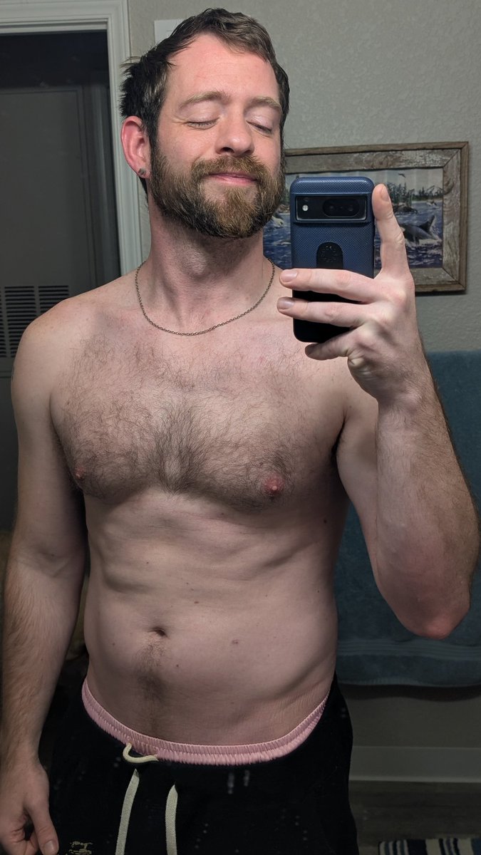 gregarious_mess's tweet photo. Is hairy chest and smooth stomach a thing? https://t.co/j21jyGFbrc