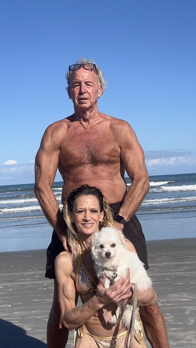 MardyKing1's tweet image. 💯Club💯 #cocoabeach  #weightlifting 👍🌴☀️🏄‍♂️