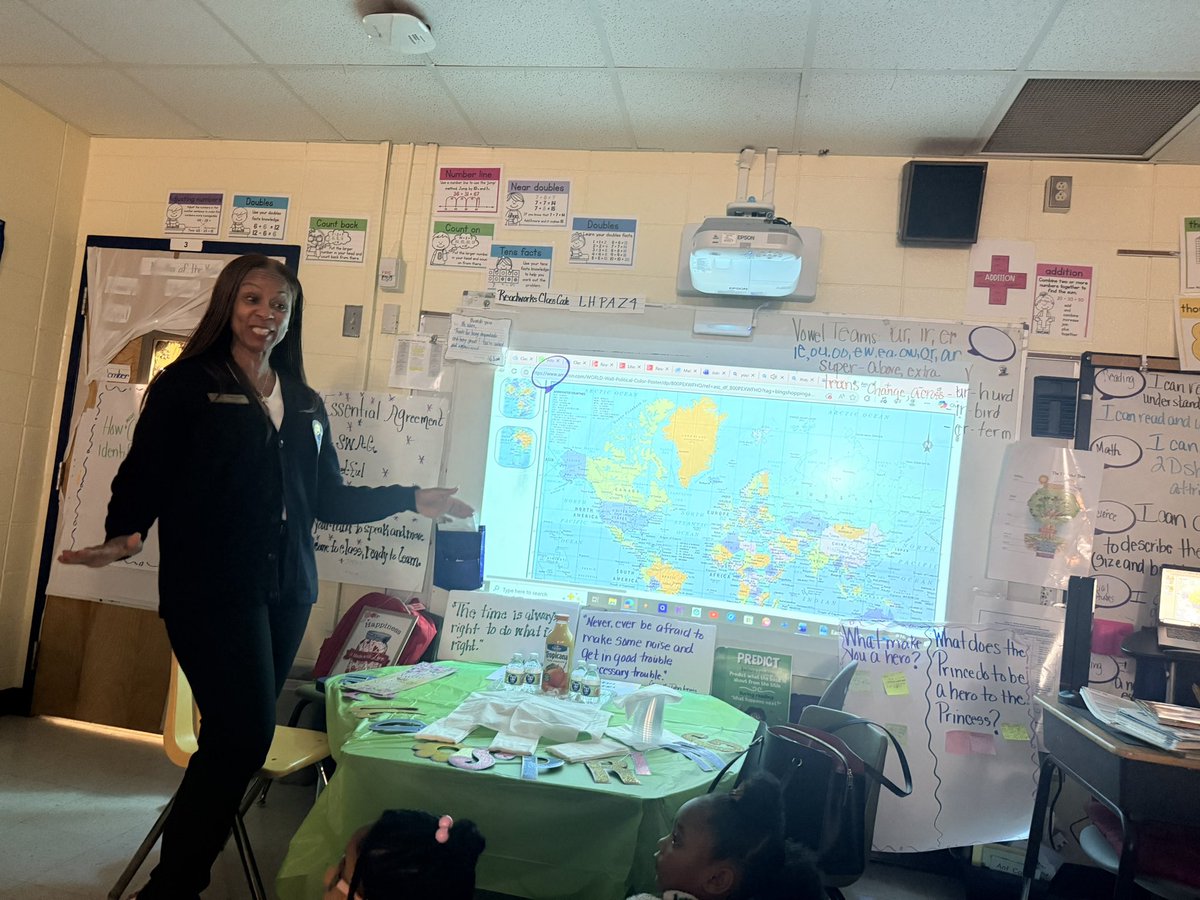 kendallfscott's tweet photo. ๐ Thank you board member Kimberly Dove for reading to our students today. Seeing you connect with our students and share your stories today was very inspiring to LTN. #ReadAcrossAmericaDay @KimberlyRDove @WeAreNolanOwls https://t.co/QC4q4ZIc0r