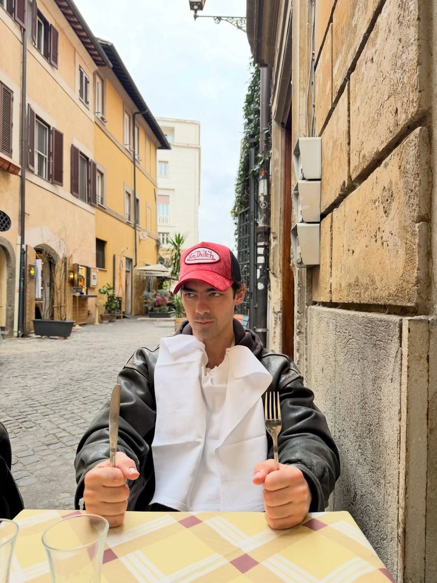 Joe Jonas via instagram