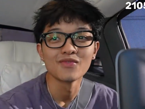 Jasontheween reveals his new jet black dyed hair