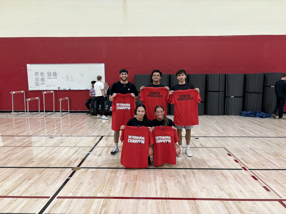 SC_intramurals's tweet photo. IM Indoor Soccer Champsโฝ๏ธ๐#scim https://t.co/aMLu7Ct6j8