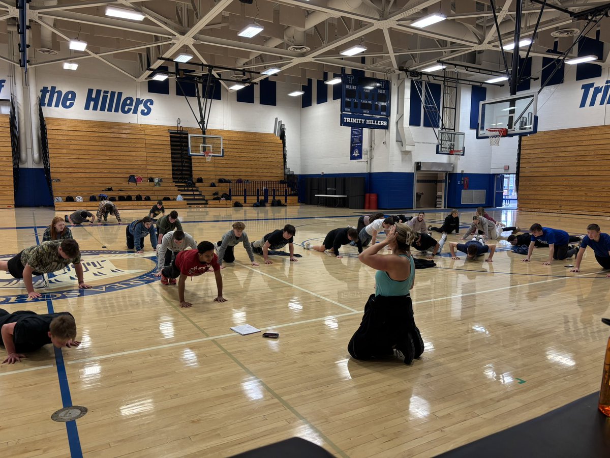 TrinityHS_PE's tweet photo. Shout out to Jen Hood, manager of Twisted Fitness for stopping by and leading our classes through a full body session for Work Out Wednesday!  @TRINITY_MLUCAS @dr_zebrasky https://t.co/YdEEDSF5Le