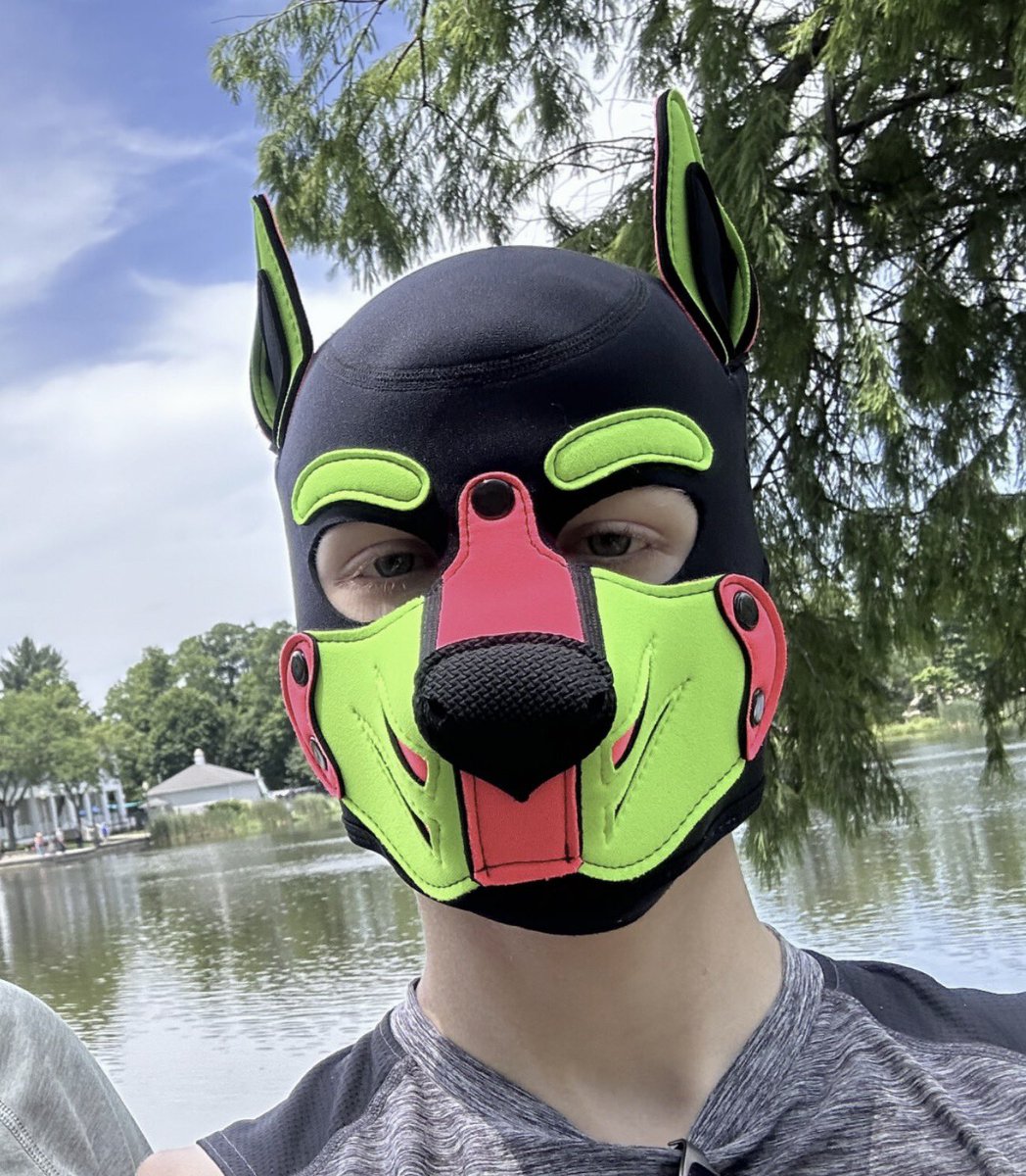 XPupAtlasX's tweet photo. New Hood! Spot the difference? 🔍

⬅️Old | New➡️

#pupplay #gay https://t.co/lKdehq8gCl