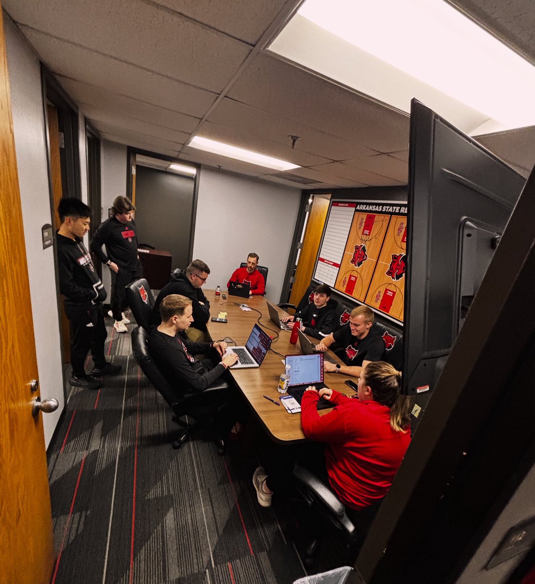 ashtonhopp_'s tweet photo. The Team behind the Team. 

As we prepare for the @SunBelt Men's Basketball Tournament, I’m grateful for a support staff that serves at a high level.

Our job is simple: handle every detail so our coaches can coach and our players can play.

Ready to bring home a championship. 🏆 https://t.co/Pi4LQAu0M2
