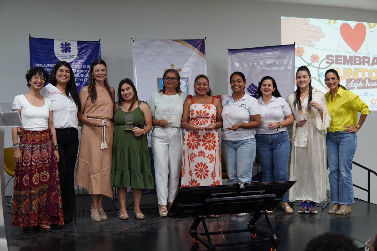 secmujersm's tweet photo. ✨ La @santamartadtch continúa trabajando en articulación con diferentes organizaciones para el fortalecimiento institucional.

⛓️‍💥 https://t.co/SL7jKukpg9 https://t.co/DTQ1u3R9Sx