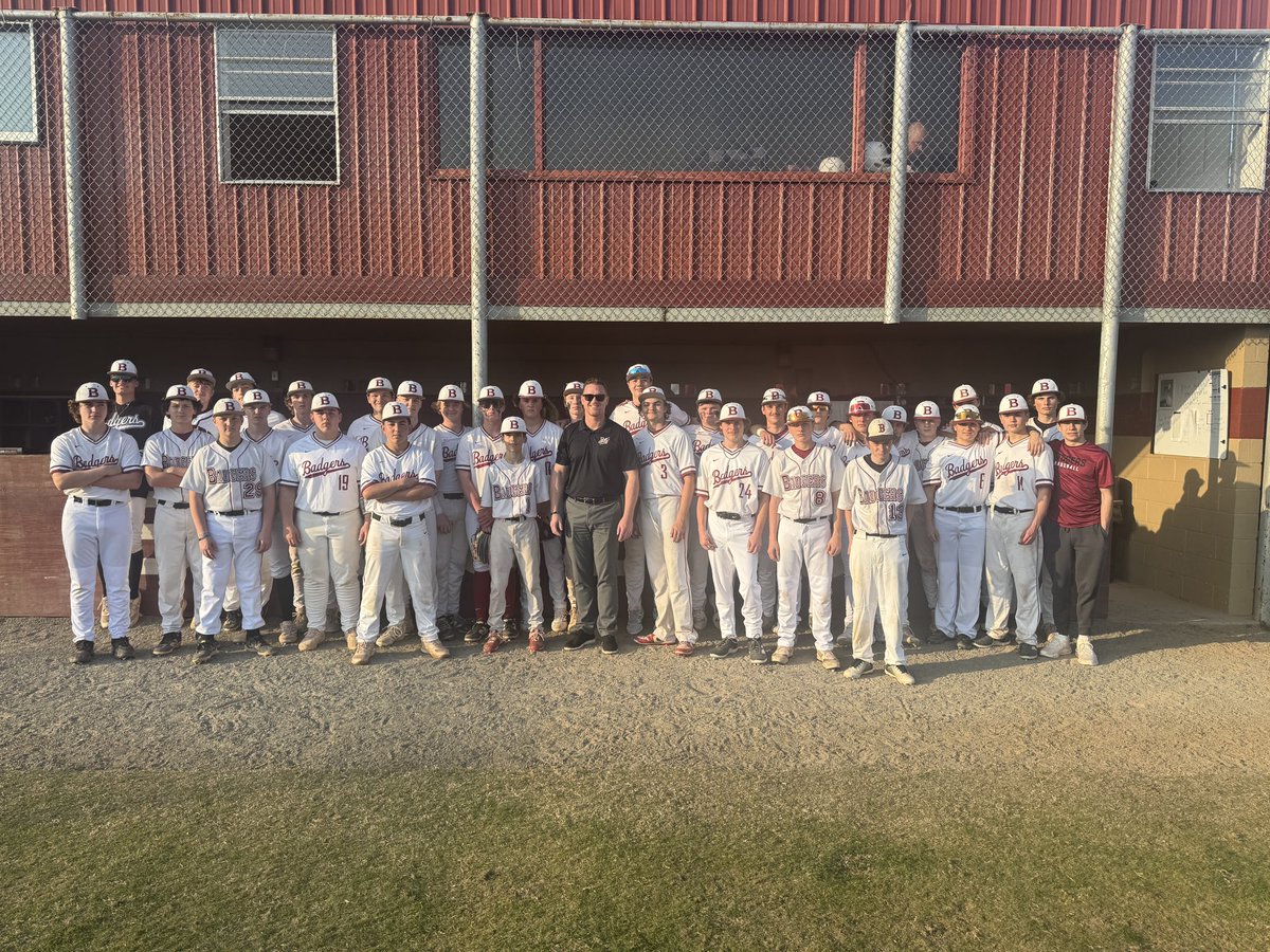 Beebe_Schools's tweet photo. A perfect evening for baseball and a ceremonial first pitch from our Superintendent, Mr. Prothro, to get things started against Midland.

Now it’s game time. Go Badgers! 🦡⚾ #bprd https://t.co/WU5vXIR4aN