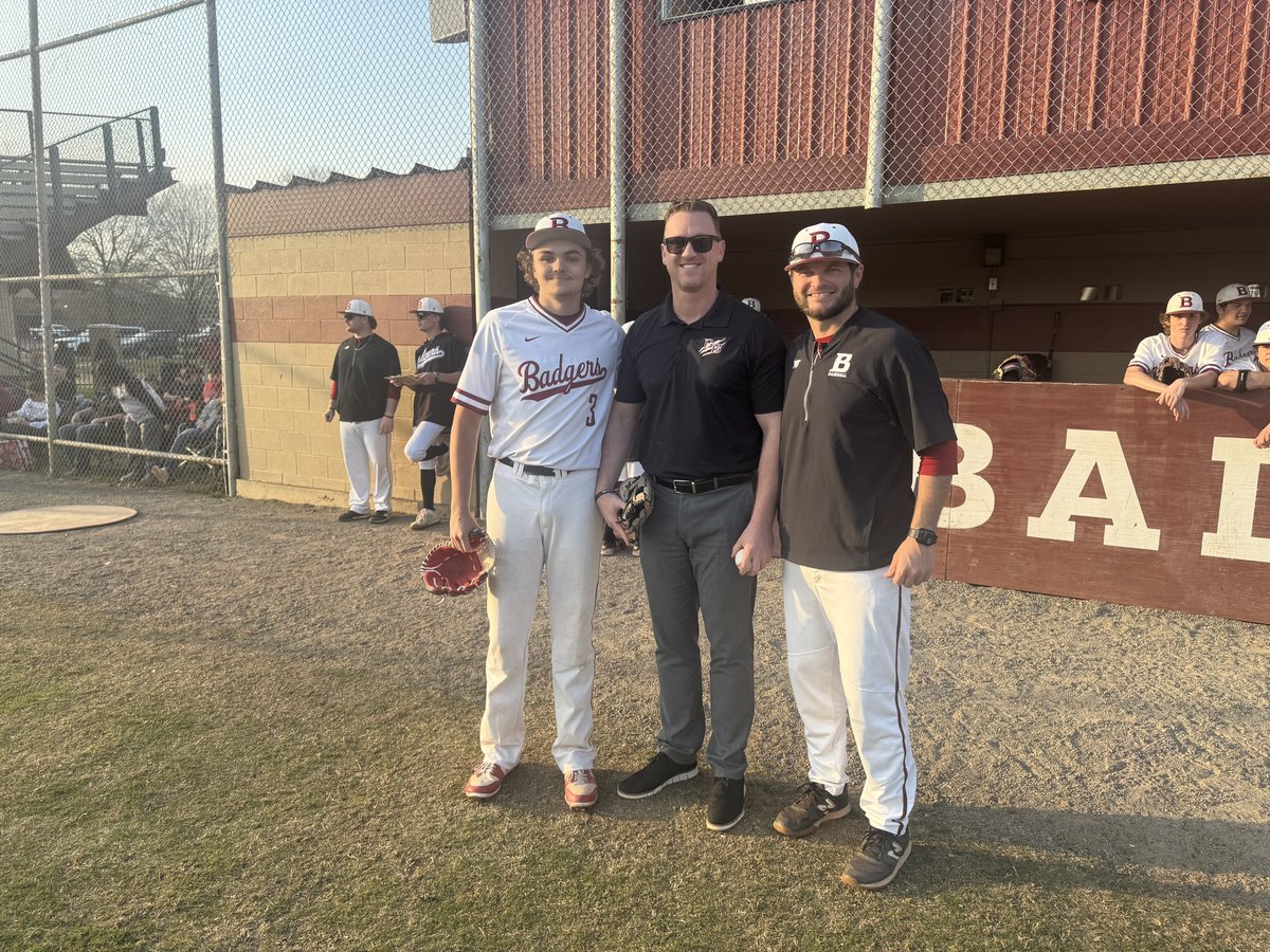 Beebe_Schools's tweet photo. A perfect evening for baseball and a ceremonial first pitch from our Superintendent, Mr. Prothro, to get things started against Midland.

Now it’s game time. Go Badgers! 🦡⚾ #bprd https://t.co/WU5vXIR4aN