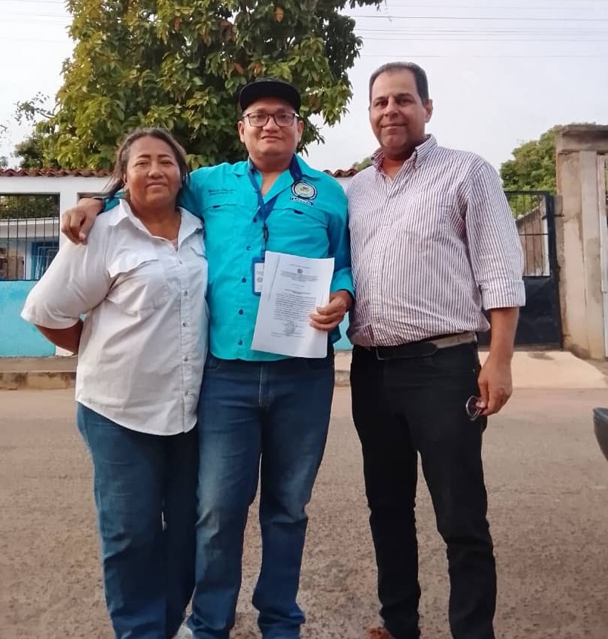 movinotinto's tweet photo. #02Mar #CiudadBolívar estado #Bolívar #Venezuela se conocen las excarcelaciones de los dirigentes sindicales,  
- Fernando Serrano dirigente sindical de Venalum.
-Fidel Brito, presidente de FetraBolivar, detenido el 22 de julio.
-Marwin González, presidente de la Asociación de Jubilados y Pensionados de la Policía del estado Bolívar. Detenido el 23 de mayo de 2025.

#QueSeanTodos
#CierrenLosCentrosDeTortura
#DDHHRegiones