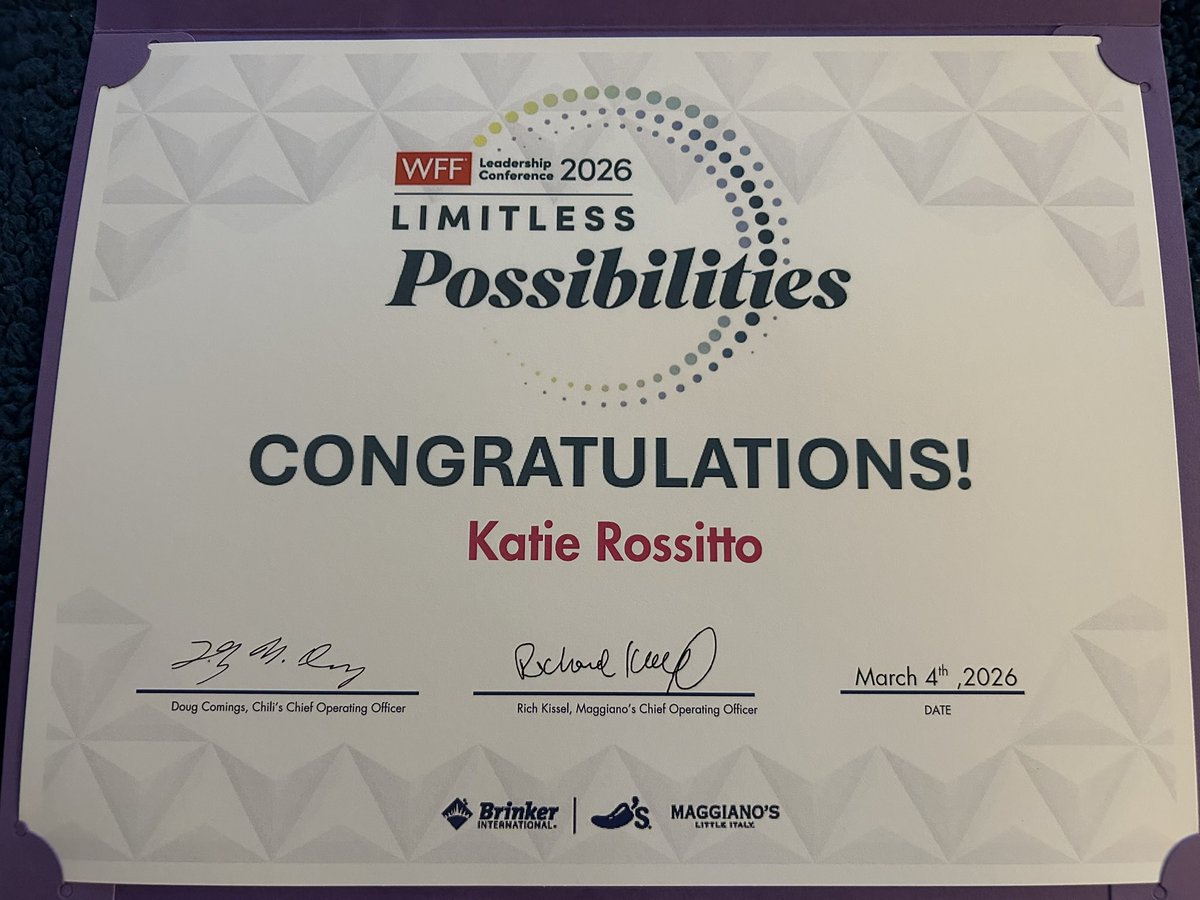 KatieRossitto's tweet photo. What an amazing time so far!!! #chilis #wfflimitless #ilovemyjob https://t.co/8pxeQIW2HT