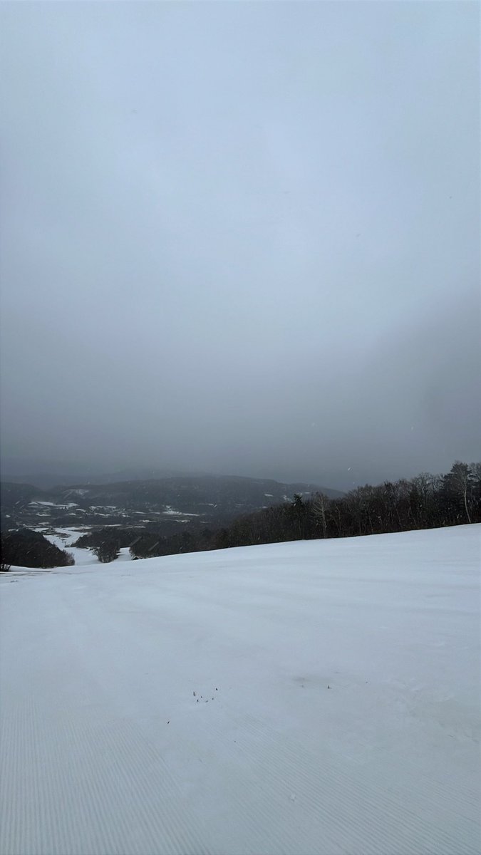 1127resort's tweet photo. 3/3
天気　雨
気温　2℃
積雪　50cm

第1降り場で雪、乗り場は雨です☔️

 #いいづなリゾートスキー場  #スキー  #長野  #スノボ  #ski  #Rain https://t.co/AjO9qylYjh