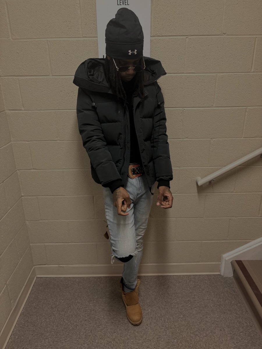 moochiekpfr's tweet photo. I get into it with evb ain’t never gaf bout who you was or wat you did 🤧
#Everybodyk
#DIE5 https://t.co/szwlXp7Zzf