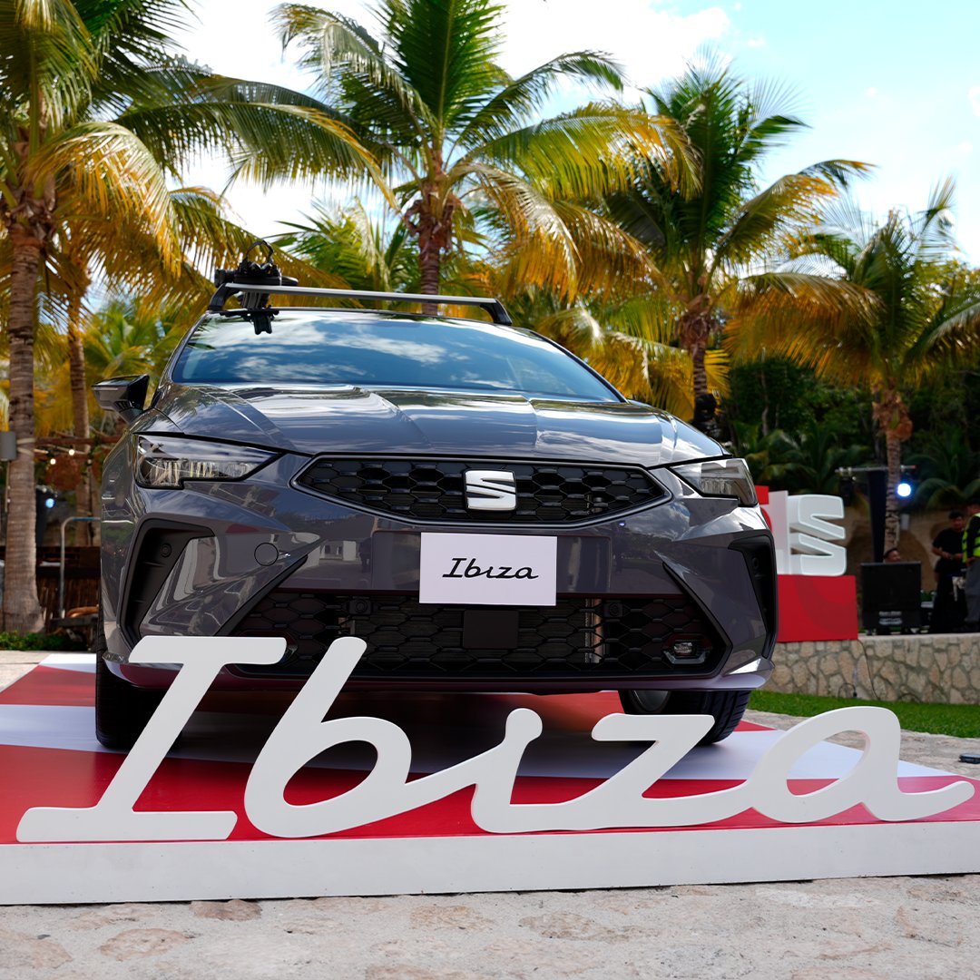 SEAT_Mexico's tweet photo. Entre beats, luces y buena vibra, celebramos en #SUNSEAT los 25 años de #SEAT en México. ¿El highlight? La llegada de Nuevo #SEATIbiza y Nuevo #SEATArona. Dos modelos que evolucionan sin perder su esencia fresca y urbana. ✨👉 Descubre cada detalle aquí: https://t.co/FnUxrQArRx https://t.co/NIOs8dEONe