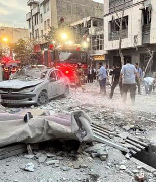 NigeriaCaptain's tweet photo. THREAD 🧵 7 reasons why peace is stronger than war:
1. Peace builds economies.
War destroys them.
2. Peace raises children. War buries them.
3. Peace creates history. War erases it. 4. Peace is brave. War is easy. Choose peace. Always. 🕊️ #PeaceThread #IranIsrael #WorldPeace https://t.co/VwqLC3XnLi