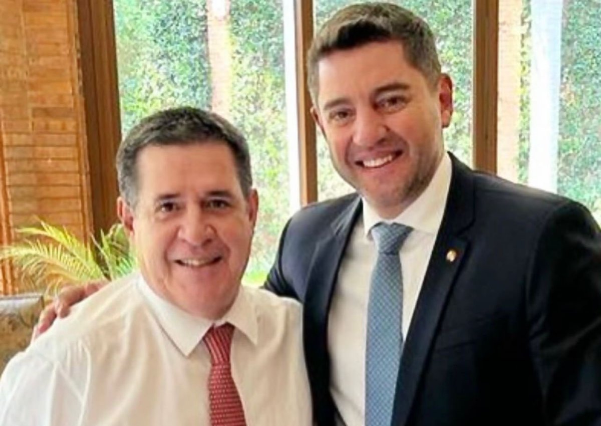 Estoy muy feliz por la recuperación y el alta médica de mi querido presidente de la ANR, Horacio Cartes.

Tuve la oportunidad de conversar con él y siento que su espíritu firme, su fe y su amor por el Paraguay son más fuertes que cualquier adversidad.