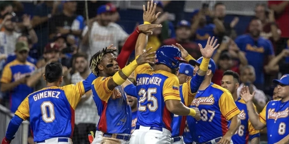 vdanielm10's tweet photo. 🏀Venezuela está lista para el Clásico Mundial de Béisbol 2026.

La selección venezolana de béisbol se prepara con todo para el Clásico Mundial de Béisbol (CMB) 2026, que inicia este jueves en Miami, Estados Unidos.
#PRELEMI #oriele #bbvipal5 #sstvidf https://t.co/qMEIRaHNM6