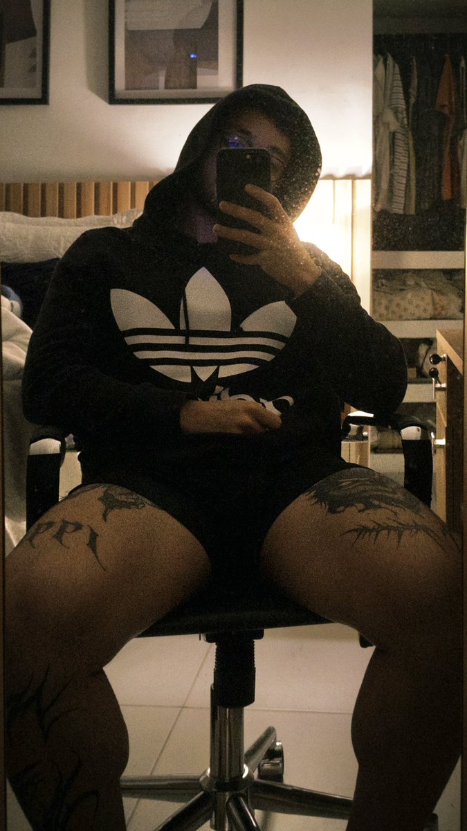 Paranoid tweet media