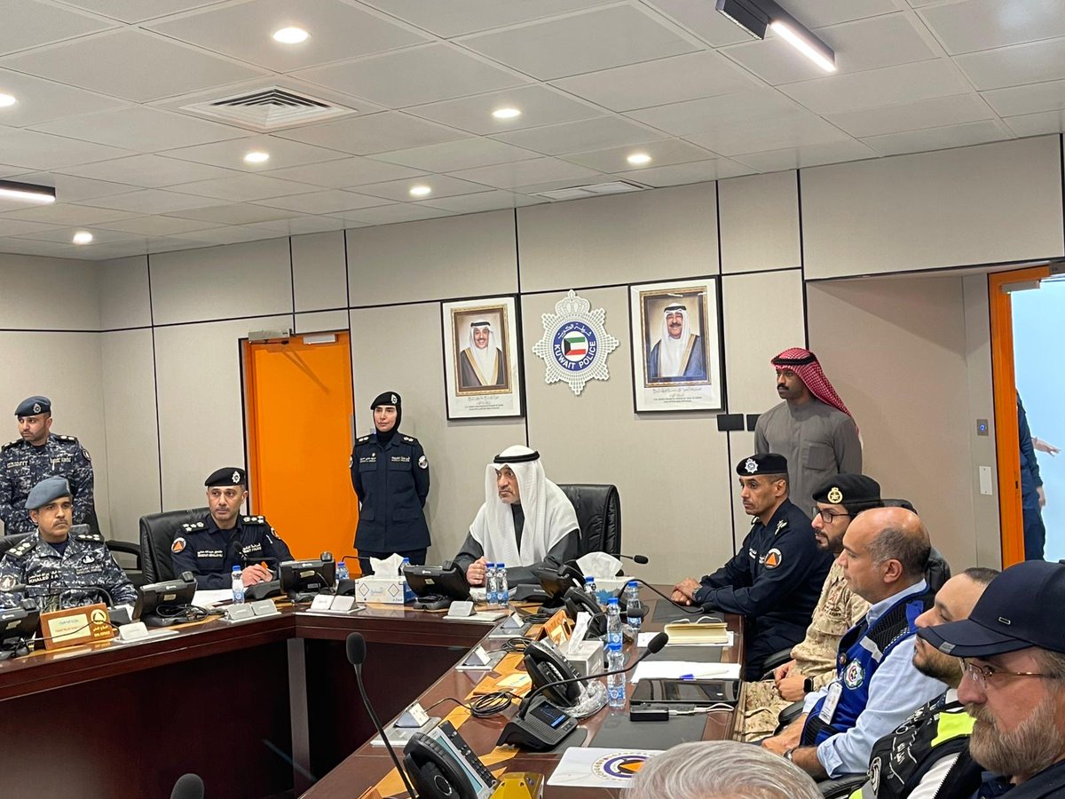 عقب زيارته غرفة (اتخاذ القرار) والغرفة الخاصة بالإدارة العامة للدفاع المدني

النائب الأول لرئيس مجلس الوزراء ووزير الداخلية الشيخ فهد يوسف سعود الصباح يؤكد لـ(كونا) وقناة الأخبار عدم التهاون في تطبيق الإجراءات تجاه كل من يصور مقاطع لاعتراض الصواريخ في أجواء البلاد وينشرها

- شدد