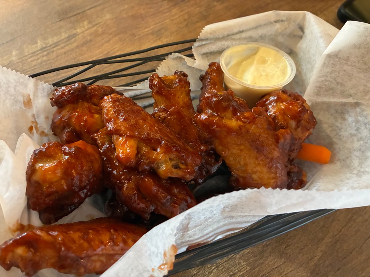 CapeCodBars's tweet image. Bad Martha’s Brewery #Falmouth. Fun to go off season as can get insanely busy there!
Cozy, Kid &amp;amp; dog friendly, more &amp;amp; more food options each time I go. #CapeCod
