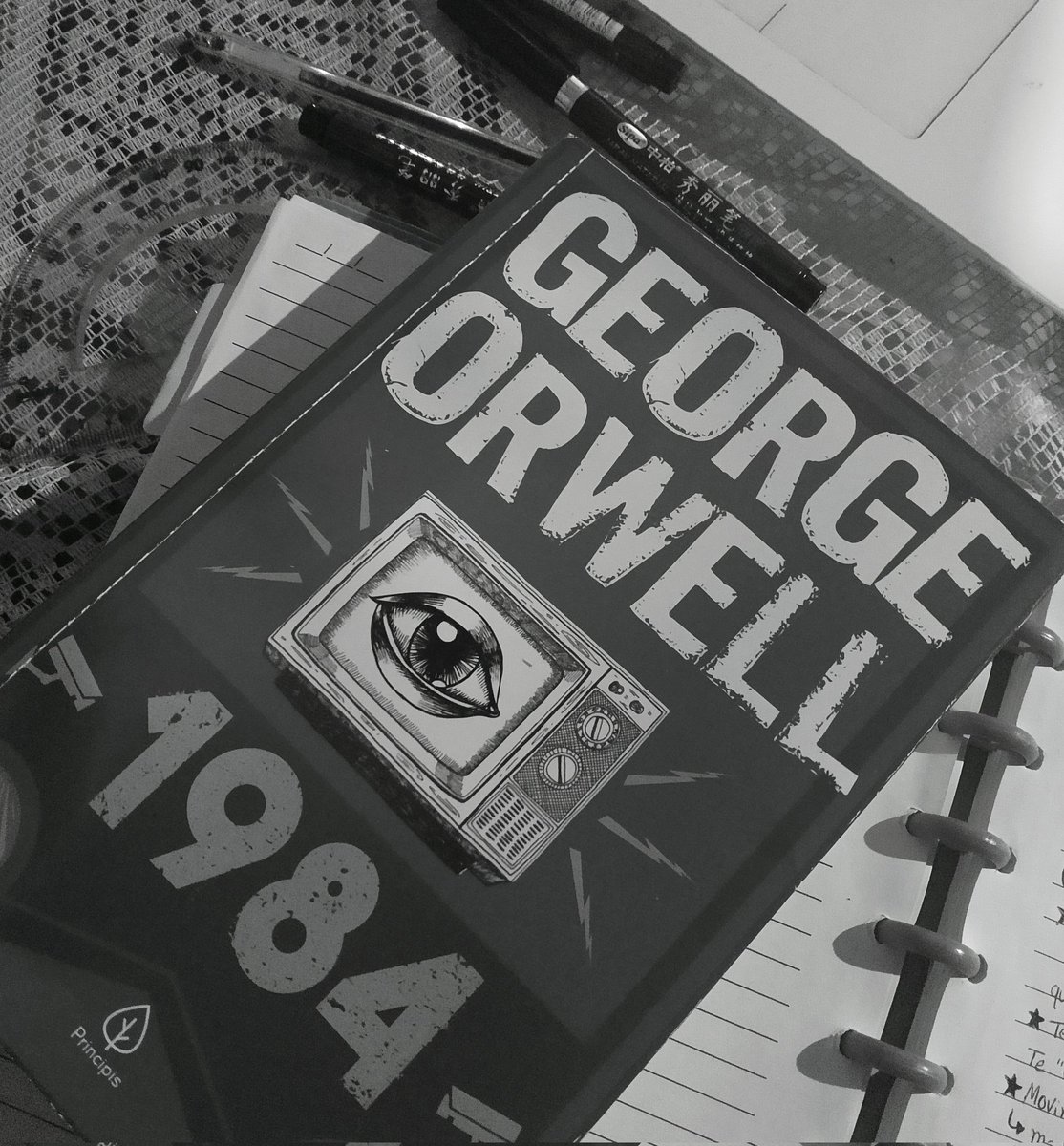 pabloacervo's tweet photo. #studytw | #studytwtbr | #enem 

★ Pablo
★ 17 anos — 2008 
★ Ciências Econômicas — Economia
★ Foco: Enem/UFBA 
☆ Música, cinema, livros e política (🫥)

♡/↺ = moots https://t.co/xgcK5heeMS