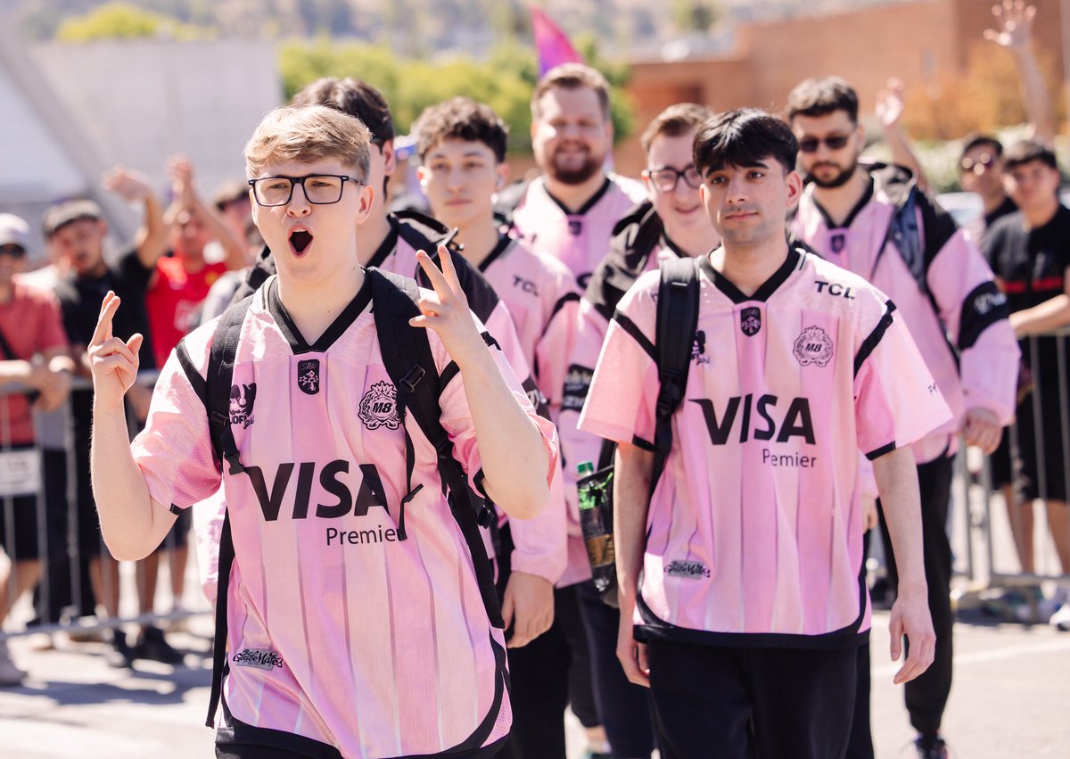 M8 starxo tweet media