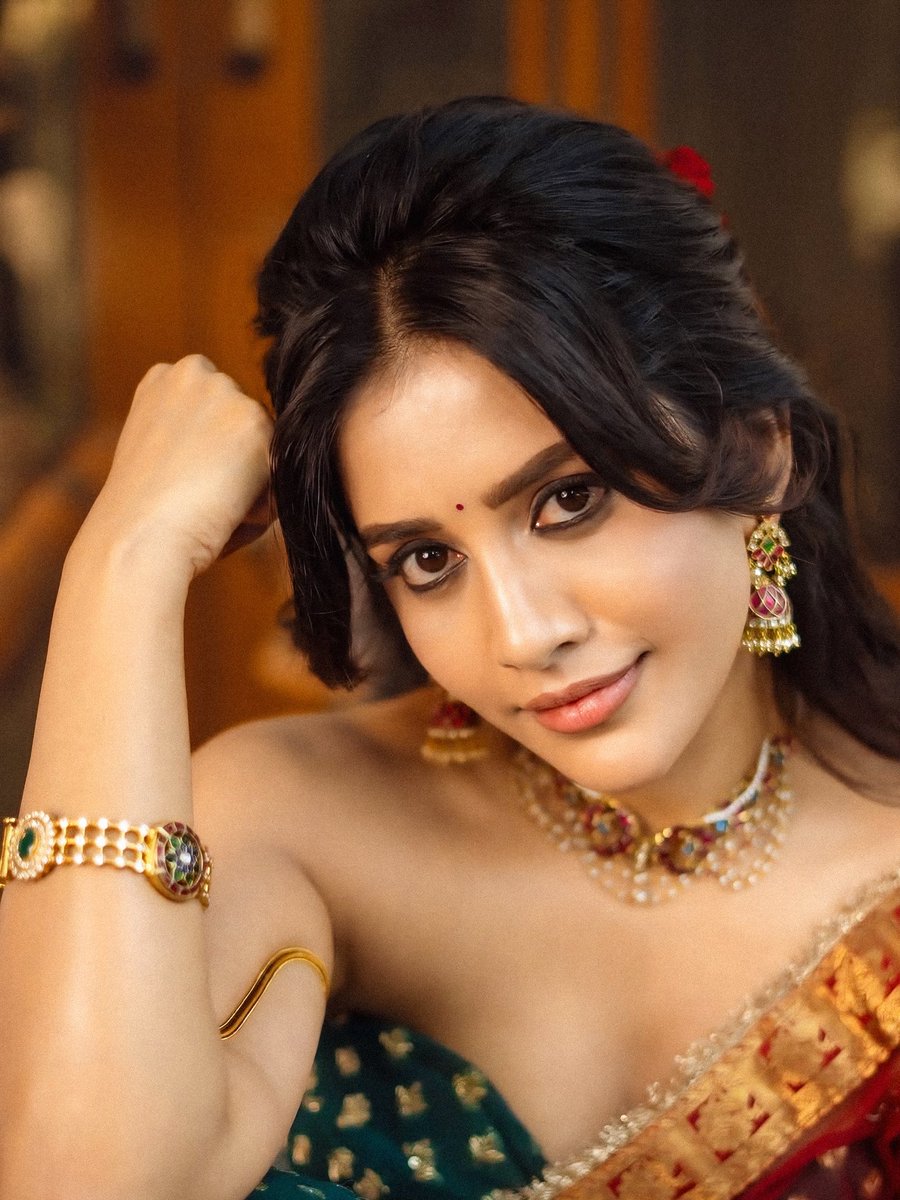 j4muna's tweet photo. Good morning, my sweet jamuns! ☀️🍯✨
On this gorgeous morning, remember that life is beautiful! Enjoy every moment, discover yourself, and be happy. #GoodMorning #NabhaNatesh https://t.co/UO9L2ydcIy