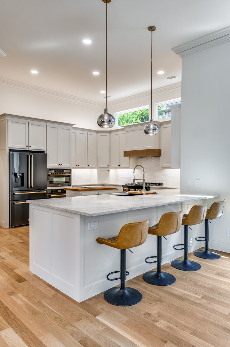 DFWImproved's tweet image. Create a kitchen that flows with your day. Designed for everyday beauty and effortless function. 

Take a look at our gallery for inspiration and contact us today to get started on your kitchen remodel!

#DFWImproved #HomeRemodeling #KitchenRemodel