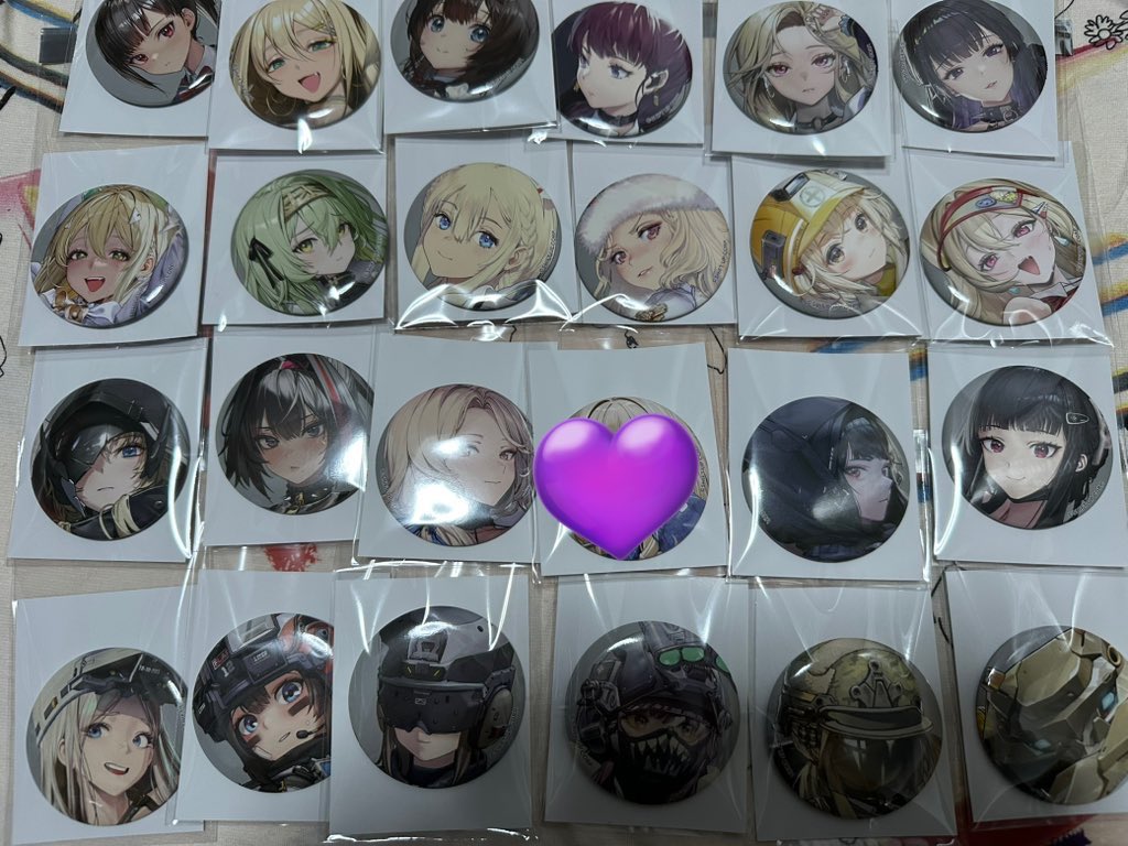 交換】NIKKE展 ニケ キャラバッジコレクション C 缶バッジ 求