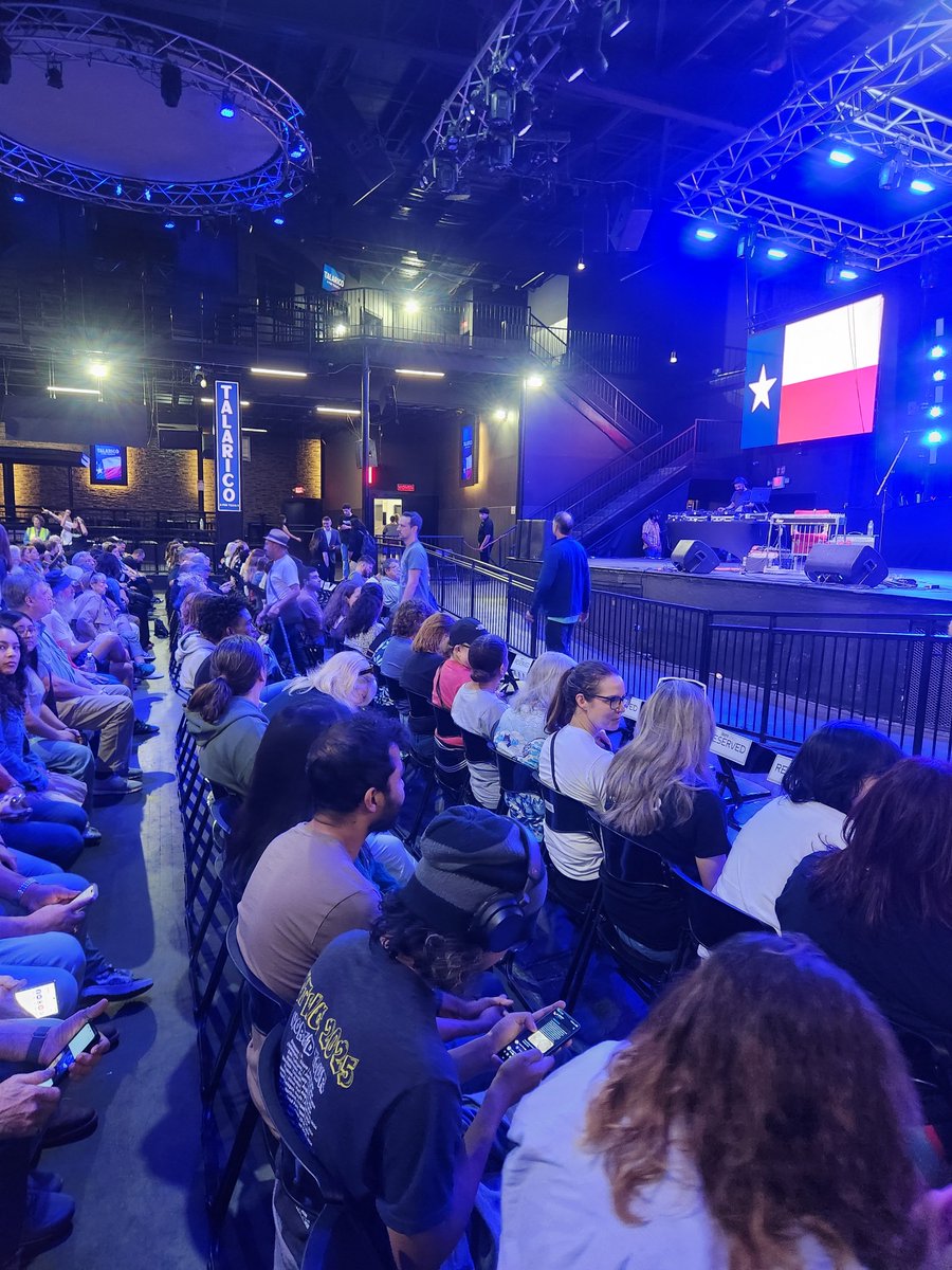 RealMartyT7's tweet image. At Talarico Rally in Houston. Lots of excited Texas Demorats. #DemsUnited  #USDemocracy #DV1