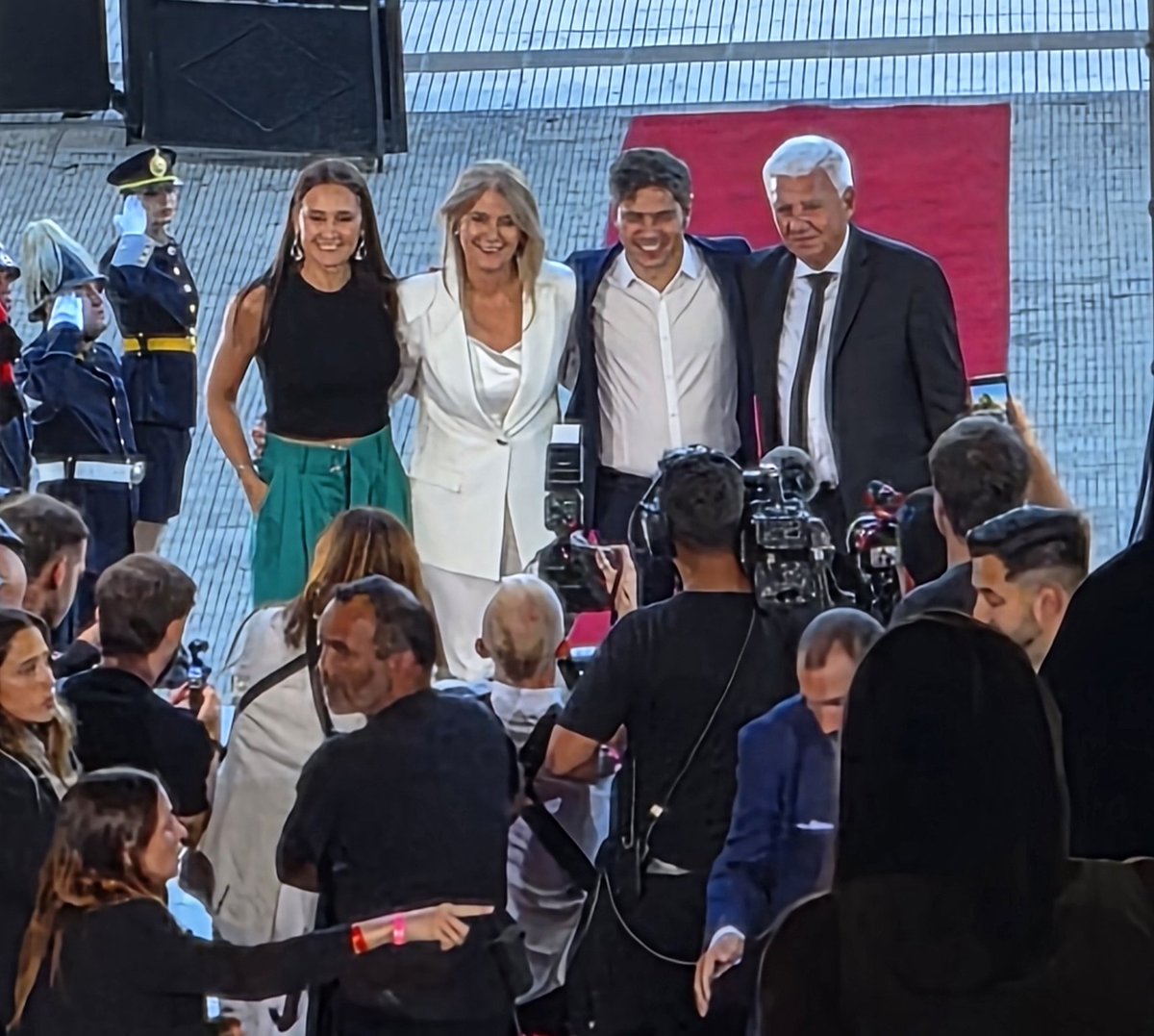 juanjo_castro's tweet photo. Acompañé al Gobernador @Kicillofok y a la Vicegobernadora @magariovero, en el inicio del periodo 154° de Sesiones Ordinarias en la Legislatura. 

#Axel: Bonaerenses, argentinos… ¡Hay otro camino!.
Hay otro camino para bajar la inflación sin destruir la industria y el trabajo.
Hay otro camino para integrarnos al mundo sin someternos
Hay otro camino para que el esfuerzo vuelva a tener sentido,
Hay otro camino, con oportunidades reales, con un Estado que acompaña, con un proyecto de desarrollo que promueva a todos los rincones de la patria.
Hay otro camino hacia el futuro.