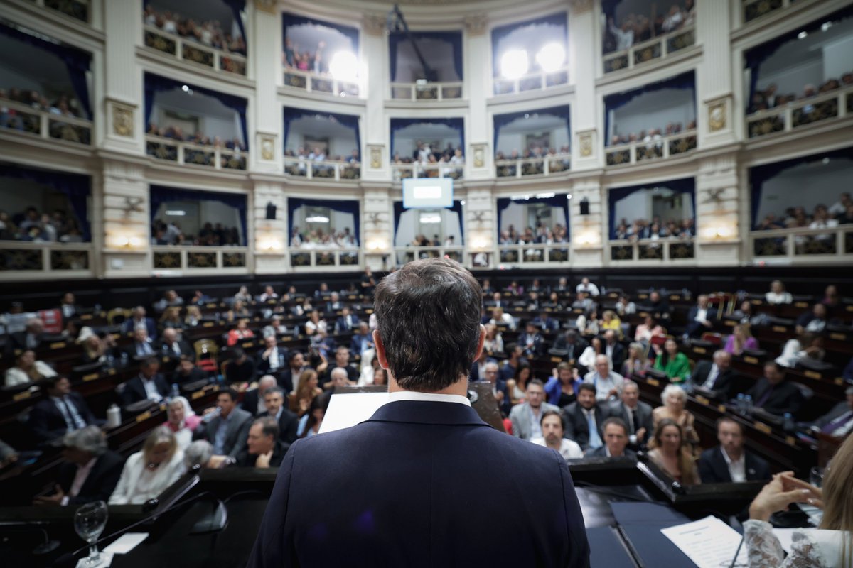 juanjo_castro's tweet photo. Acompañé al Gobernador @Kicillofok y a la Vicegobernadora @magariovero, en el inicio del periodo 154° de Sesiones Ordinarias en la Legislatura. 

#Axel: Bonaerenses, argentinos… ¡Hay otro camino!.
Hay otro camino para bajar la inflación sin destruir la industria y el trabajo.
Hay otro camino para integrarnos al mundo sin someternos
Hay otro camino para que el esfuerzo vuelva a tener sentido,
Hay otro camino, con oportunidades reales, con un Estado que acompaña, con un proyecto de desarrollo que promueva a todos los rincones de la patria.
Hay otro camino hacia el futuro.