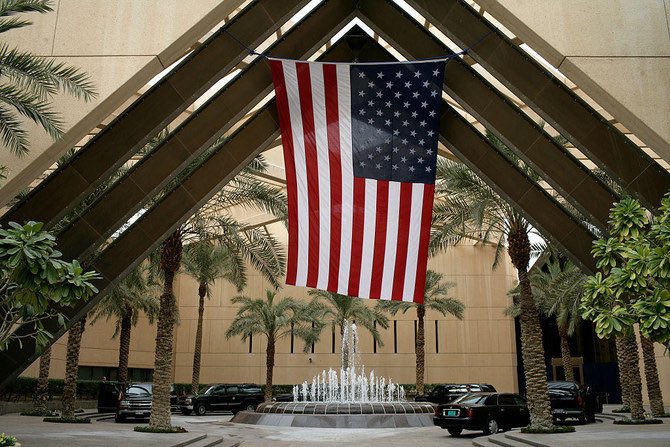 BRICSinfo's tweet photo. JUST IN: 🇸🇦🇺🇸 Fire reported at US Embassy in Riyadh, Saudi Arabia following an Iranian strike. https://t.co/0uNnME65kY