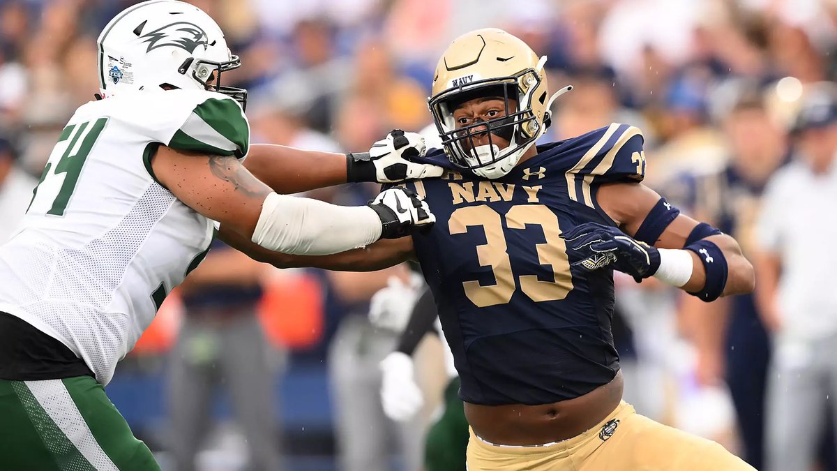 James_PorterJr_'s tweet photo. #AGTG After a great conversation with @Jay_Guillermo57 I’m blessed to have received my 7th Division 1 offer from @NavyFB 🔵⚓️ #GoNavy @coachmorrisDHS @OLCoachLanc @coachfarmer71 @Hawkinsjs @dormanstrength https://t.co/4vwjNLL4HB