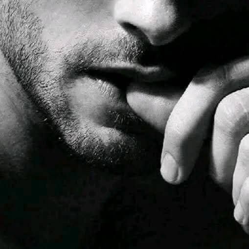 nbrtn304200611's tweet photo. لتلك اليمامة
رغم جل تلك الذكريات
كيف تبدو وحيد
فأنا املأ محبرتي
وتتزاحم الكلمات
على الاسطر
ولا يقطع الديك
حديث شهرزاد اشعاري
فقط بنصف ابتسامة منك
.
.
.
.
رسالة الى الطرف الاخر
#عازف_البجع
#الطائر_الطنان https://t.co/F6zy29LSn1