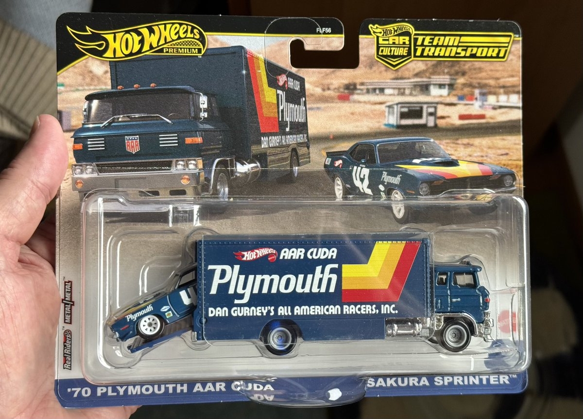 OttoBerndt's tweet photo. New Hot Wheels AAR Cuda Team Transport in my mail box from the American Amazon. 

#ホットウィールズ #HotWheels #TeamTransport #AARCuda https://t.co/GK1MJHNife