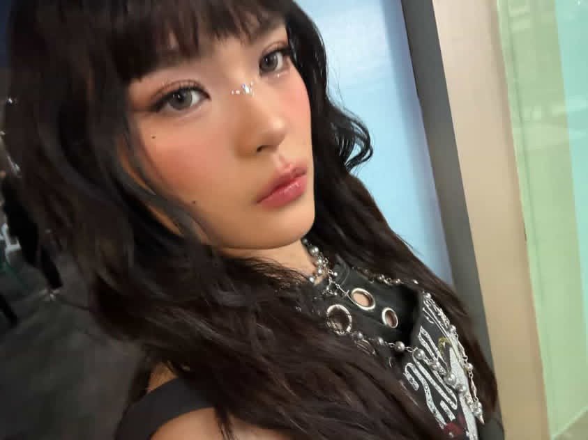1st photo unlocked 🔓
A great way to start you day! ☀️

Selfie taken during her ASAP performance! 🙌✨  
Big thanks to our generous donors who helped unlock today’s photo! 🎞️

RAIN CELMAR | #RainCelmar #SHARain