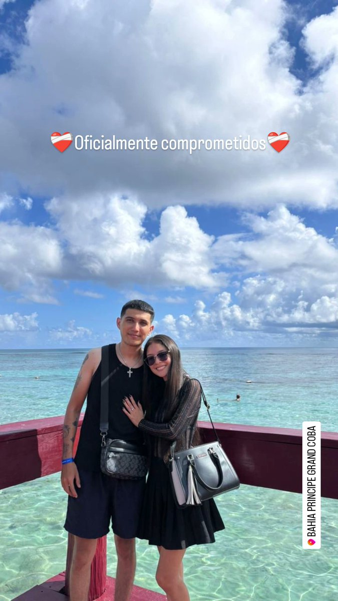 Androx26's tweet photo. ❤️‍🩹💍❤️‍🩹
.
Un gran viaje a lado del amor de mi alma y compañero de vida https://t.co/UbJNcTwbvw