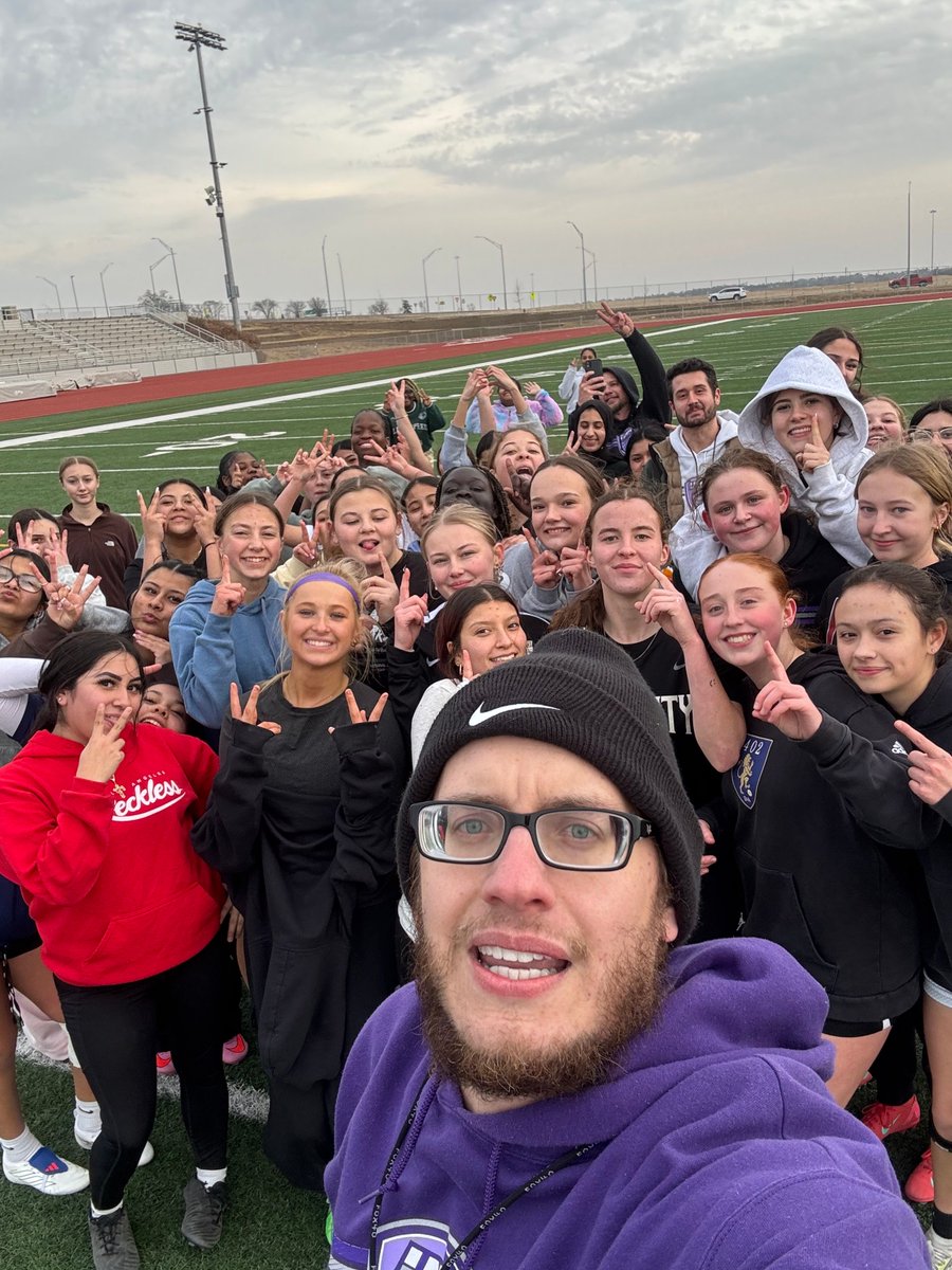 LNWGirlsSoccer's tweet photo. Over 40 girls deep for day 1 of Season IV!! Let’s keep the positive vibes and hard work going!! #GoFalcons #AltaVolare https://t.co/JVjCb8Rb8X