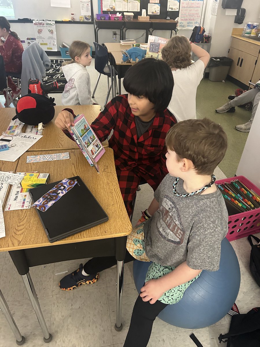 ms_james12's tweet photo. Read Across America Day 📚 https://t.co/DfvFuXVQPU