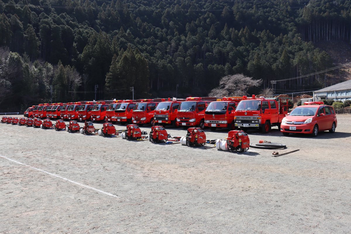 toei_town's tweet photo. 【消防観閲式を開催しました】

3月1日（日）、消防観閲式を開催しました。町長らによる閲団、団員たちによる小隊訓練、ラッパ吹奏が行われ、日ごろの訓練の成果が披露されました。

また、功績のあった団員や長年従事された方々に表彰状や感謝状が贈られました。 https://t.co/Nth0ek4gcP