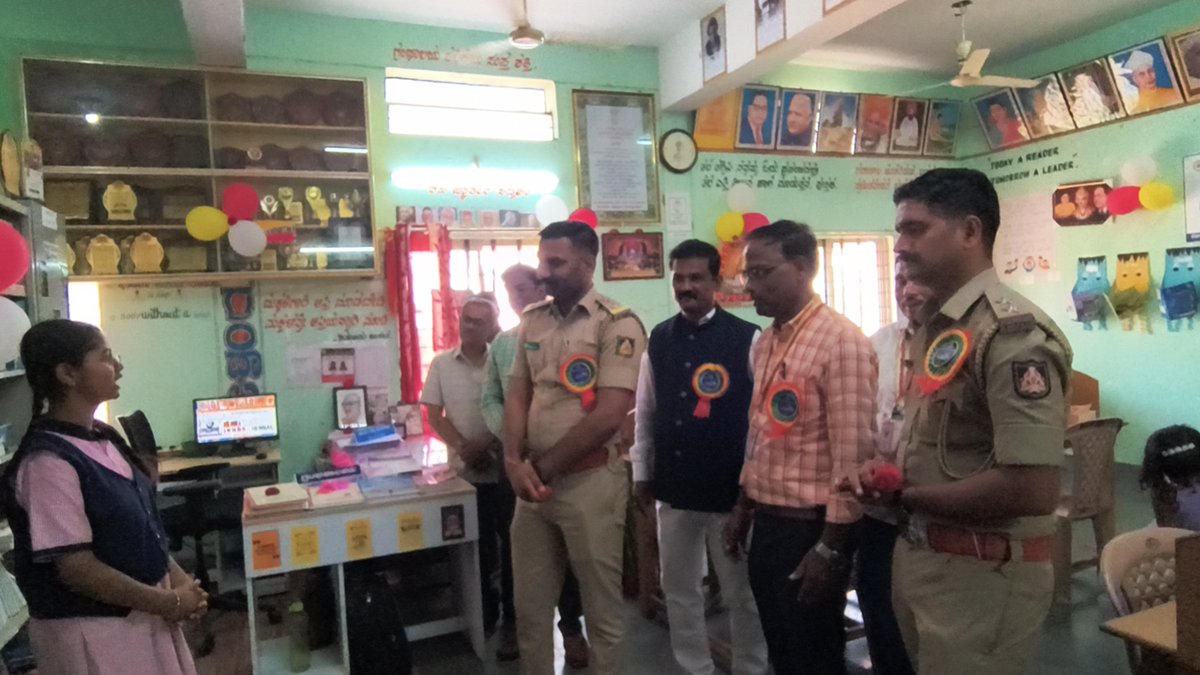 SherikarReddy's tweet photo. ಕ್ರೈಸ್ ಅರಿವಿನ ಮಂಟಪ (ಗ್ರಂಥಾಲಯ ) ಉದ್ಘಾಟನೆ, ಮೊರಾರ್ಜಿ ದೇಸಾಯಿ ವಸತಿ ಶಾಲೆ ಹೆಬ್ಬಾಳ.ಕಲಬುರಗಿ 9ನೇ ವಿದ್ಯಾರ್ಥಿನಿಂದ ಗ್ರಂಥಾಲಯದ ಪರಿಚಯ 🌹🌹 https://t.co/xTtLJZS7k5