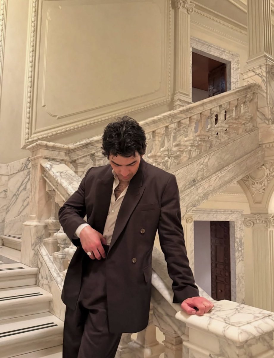 Italy looks so good on you <a href="/joejonas/">J O E  J O N A S</a> 🇮🇹🍝❤️